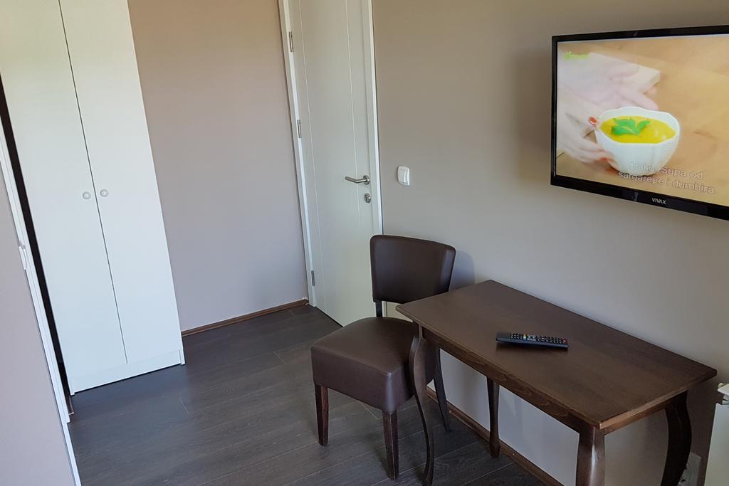 Apartmani Simic Valjevo Ngoại thất bức ảnh