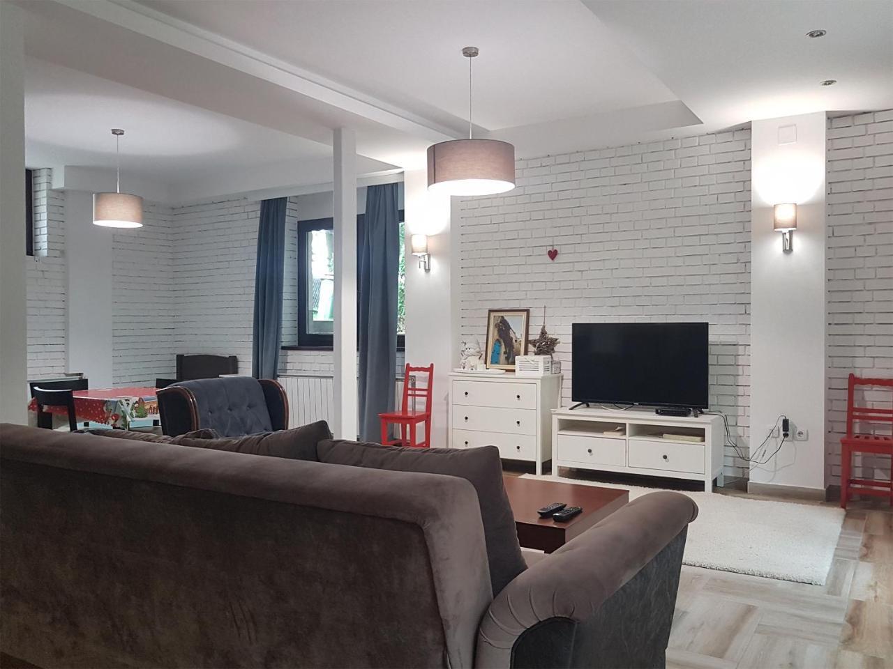 Apartmani Simic Valjevo Ngoại thất bức ảnh